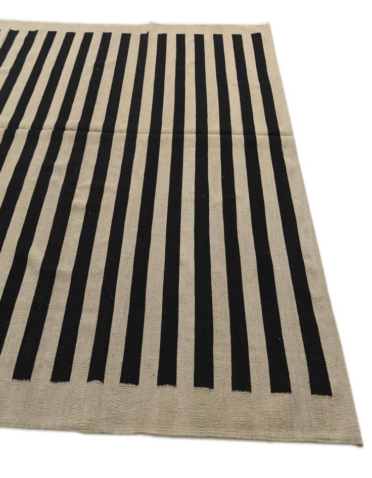 Detail image of 6' 8 x 9' 8  Hand Woven Kilim Modern Wool Rug