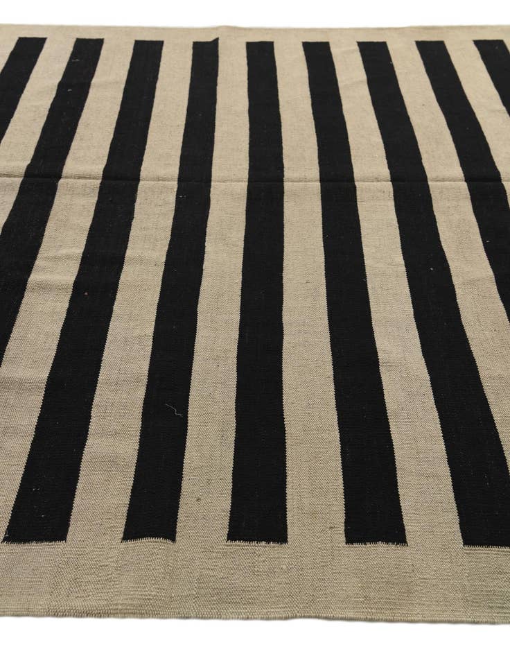 Detail image of 6' 8 x 9' 8  Hand Woven Kilim Modern Wool Rug