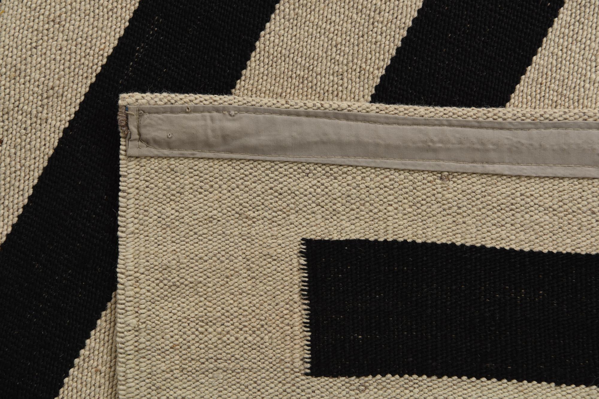 6' 8 x 9' 8 Hand Woven Kilim Modern Wool Rug