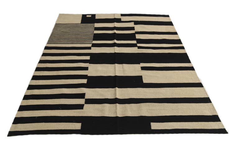 Detail image of 5' 2 x 6' 9 Hand Woven Kilim Modern Wool Rug