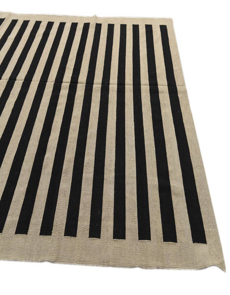 Detail image of 6' 10 x 9' 7  Hand Woven Kilim Modern Wool Rug