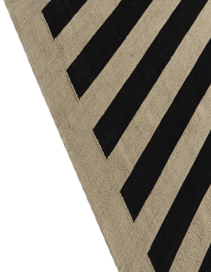 Detail image of 6' 10 x 9' 7  Hand Woven Kilim Modern Wool Rug