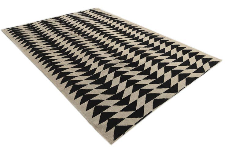 Detail image of 6' 9 x 9' 6 Hand Woven Kilim Modern Wool Rug
