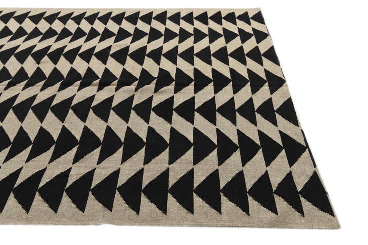 Detail image of 6' 9 x 9' 6 Hand Woven Kilim Modern Wool Rug