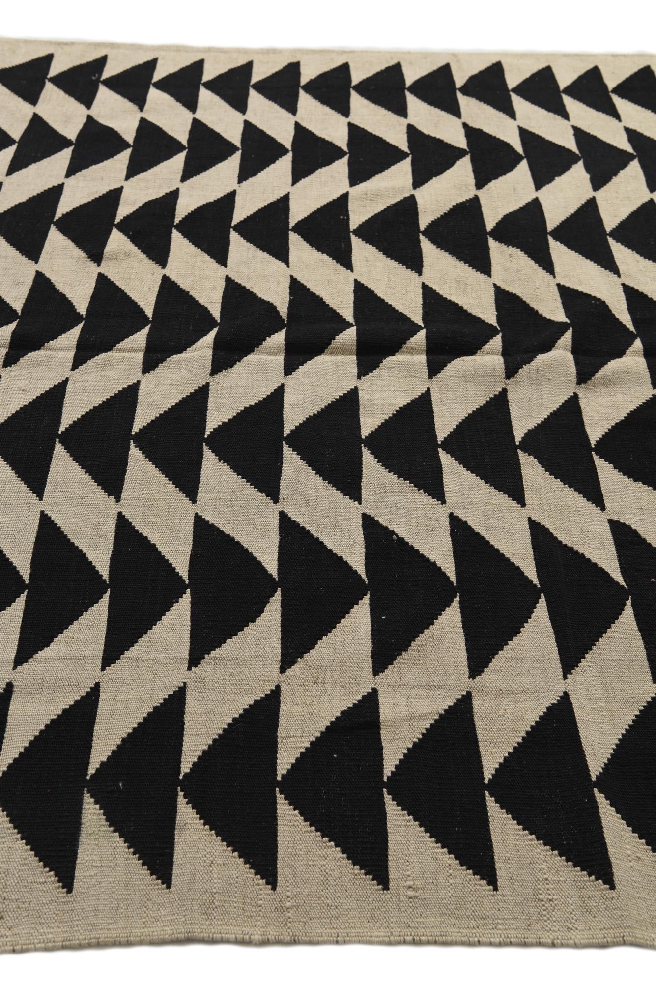 6' 9 x 9' 6 Hand Woven Kilim Modern Wool Rug