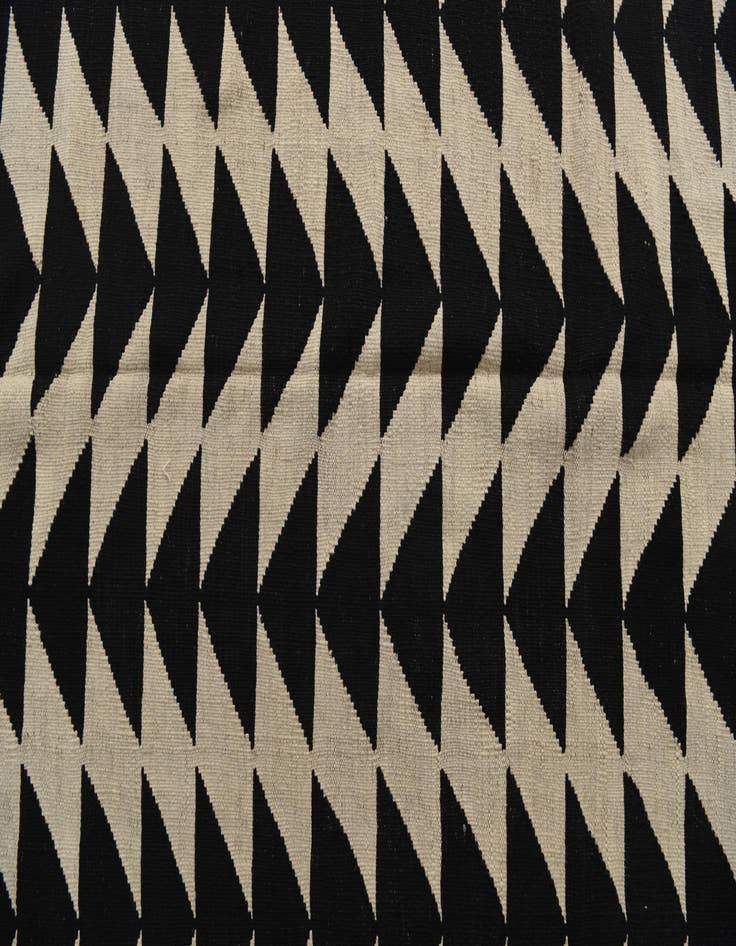 Detail image of 6' 9 x 9' 6  Hand Woven Kilim Modern Wool Rug