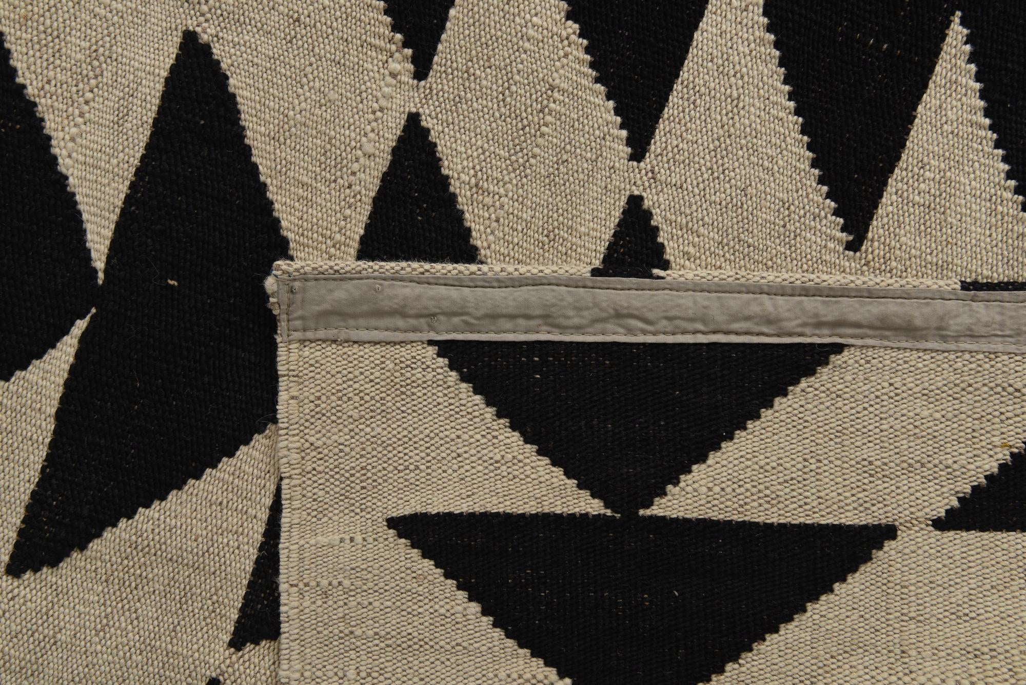 6' 9 x 9' 6 Hand Woven Kilim Modern Wool Rug