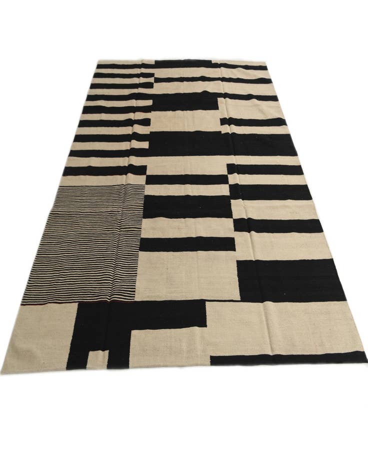 Detail image of 8' 3 x 9' 6  Hand Woven Kilim Modern Wool Rug