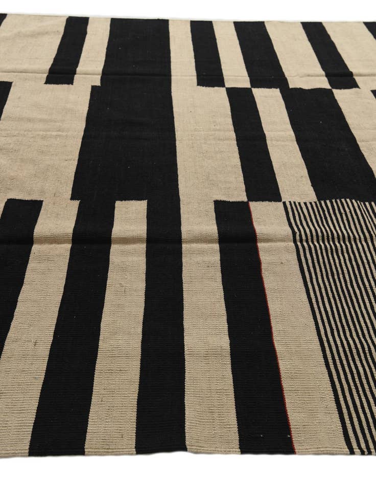 Detail image of 8' 3 x 9' 6  Hand Woven Kilim Modern Wool Rug