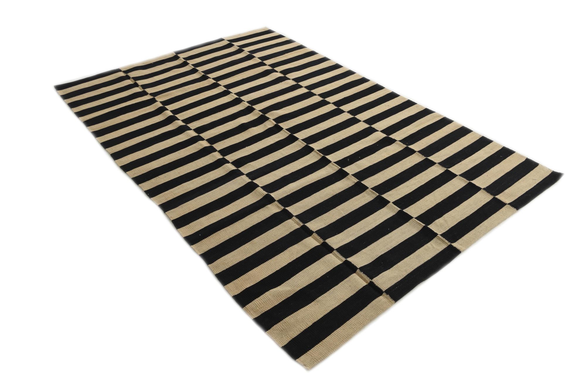 5' 3 x 7' 9 Hand Woven Kilim Modern Wool Rug