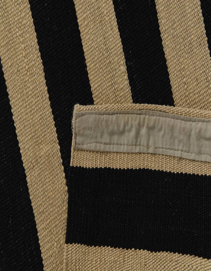 Detail image of 5' 3 x 7' 9  Hand Woven Kilim Modern Wool Rug