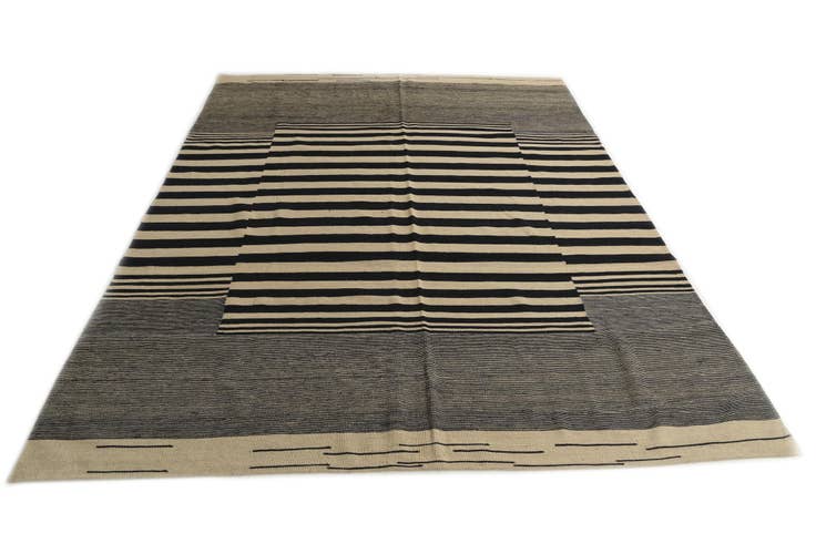 Detail image of 7' x 9' 7 Hand Woven Kilim Modern Wool Rug