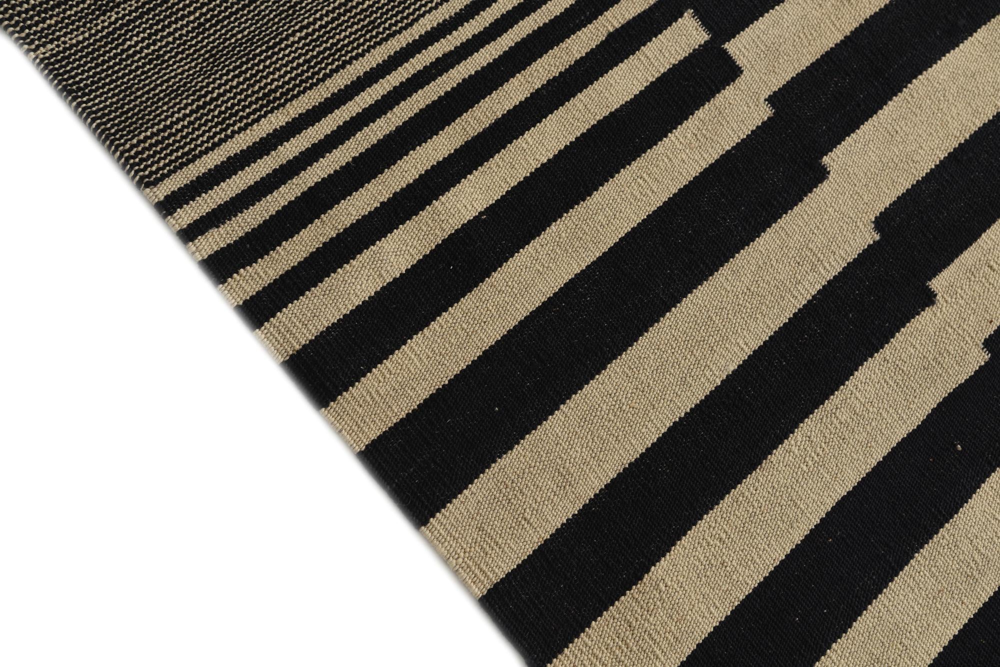 7' x 9' 7 Hand Woven Kilim Modern Wool Rug