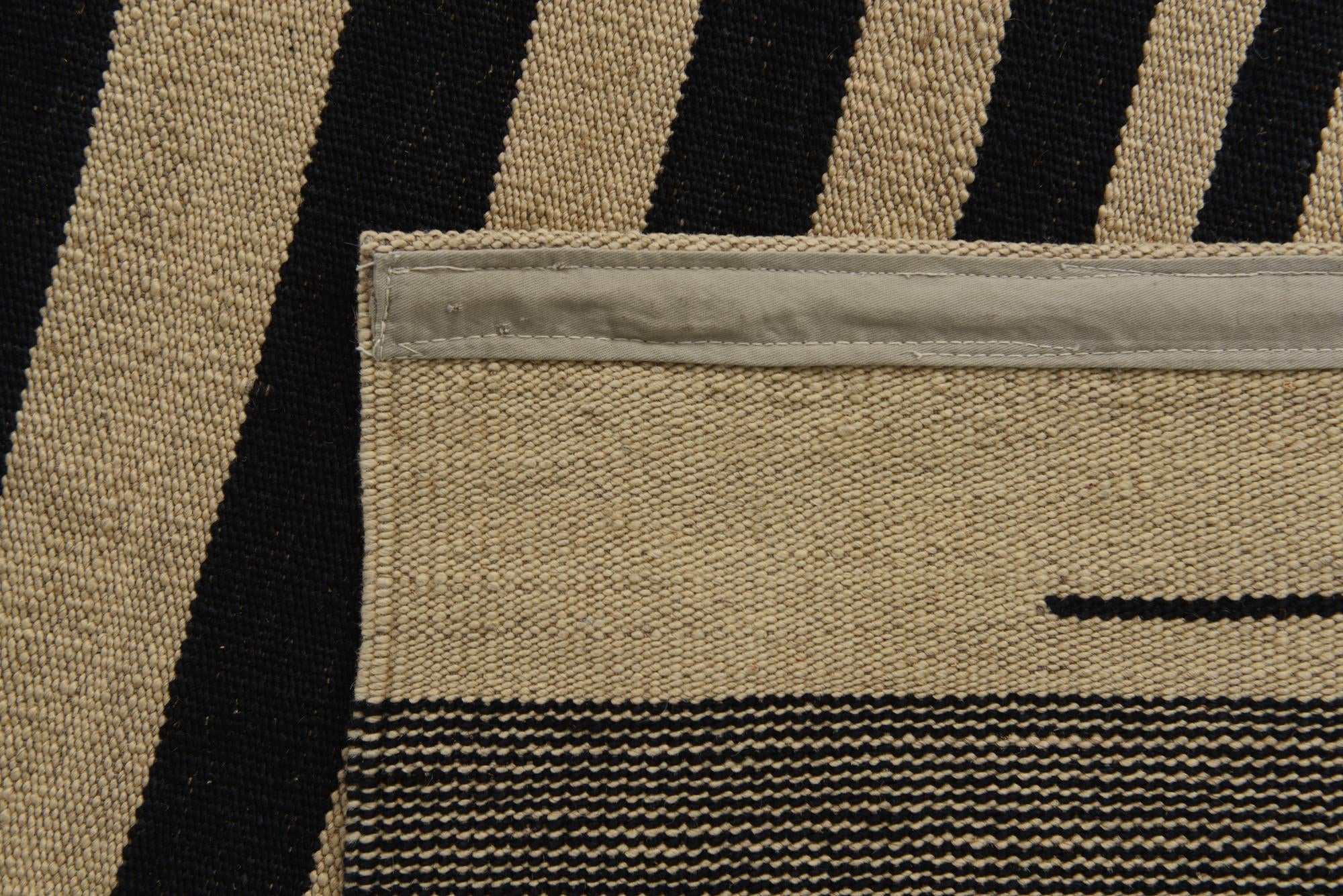 7' x 9' 7 Hand Woven Kilim Modern Wool Rug
