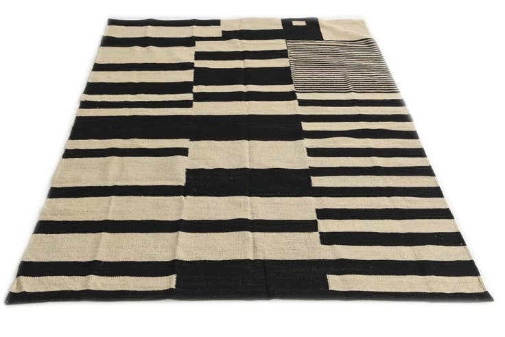 Detail image of 5' x 6' 8 Hand Woven Kilim Modern Wool Rug