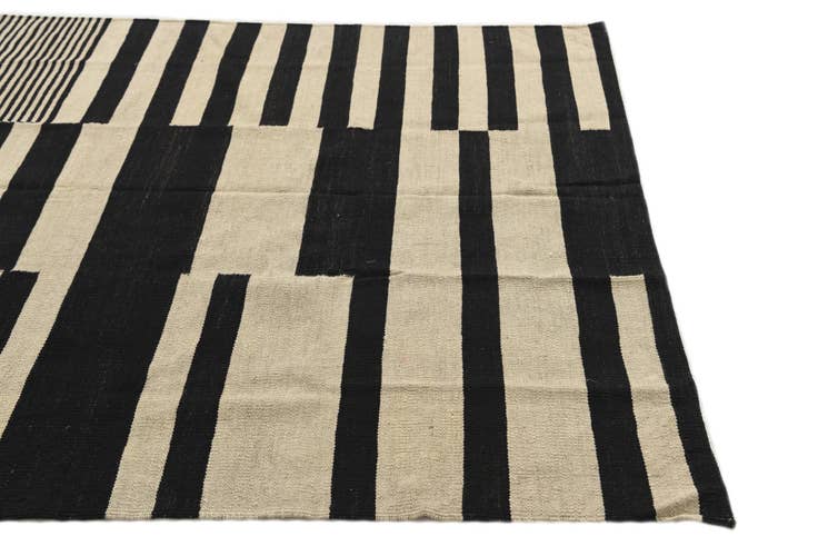 Detail image of 5' x 6' 8 Hand Woven Kilim Modern Wool Rug