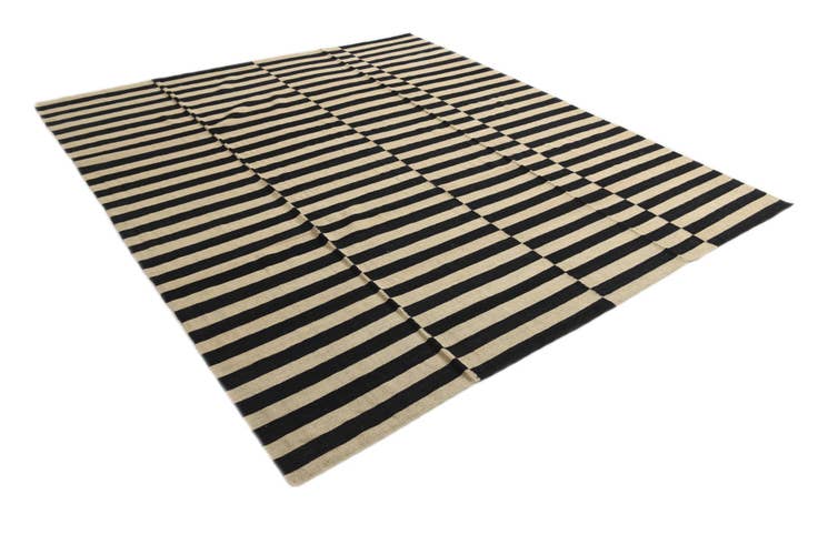 Detail image of 8' 8 x 9' 8 Hand Woven Kilim Modern Wool Rug