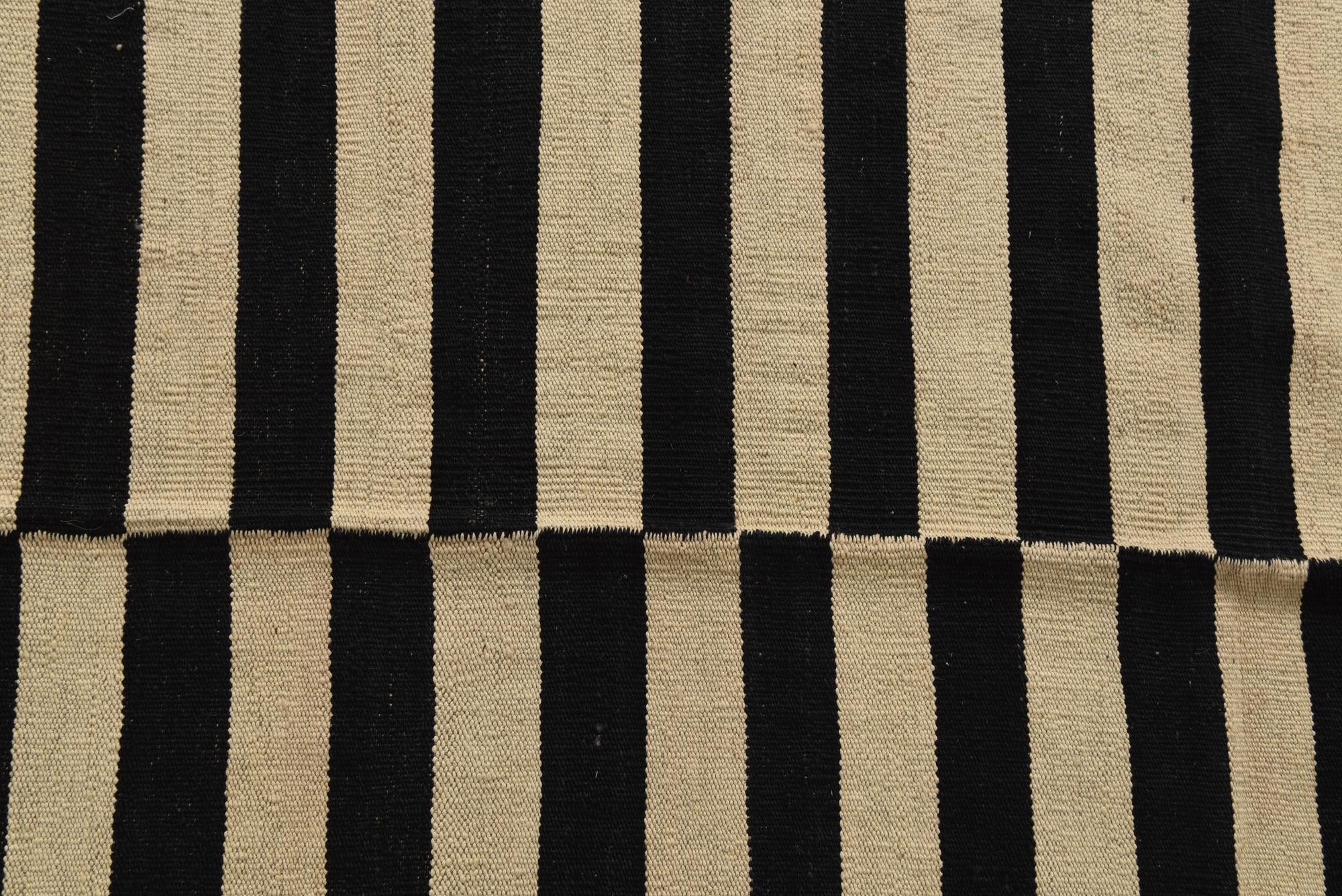 8' 8 x 9' 8 Hand Woven Kilim Modern Wool Rug