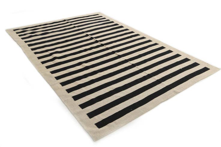 Detail image of 6' 8 x 9' 7 Hand Woven Kilim Modern Wool Rug