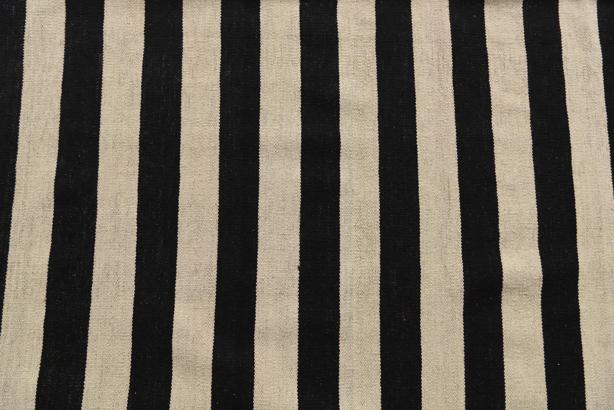 6' 8 x 9' 7 Hand Woven Kilim Modern Wool Rug