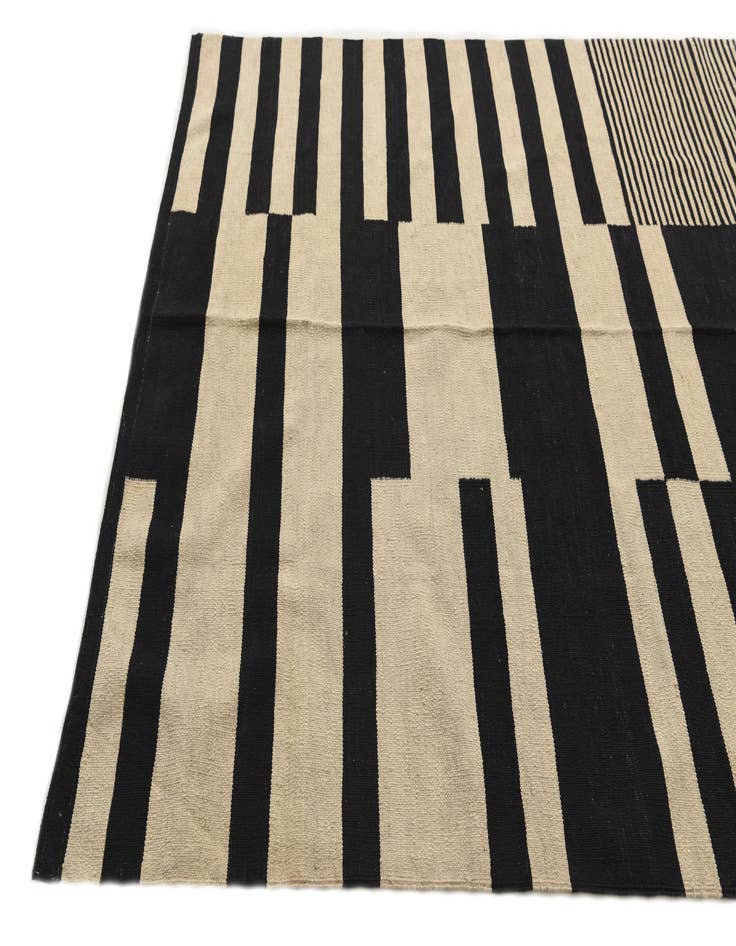 Detail image of 5' 7 x 7' 9 Hand Woven Kilim Modern Wool Rug