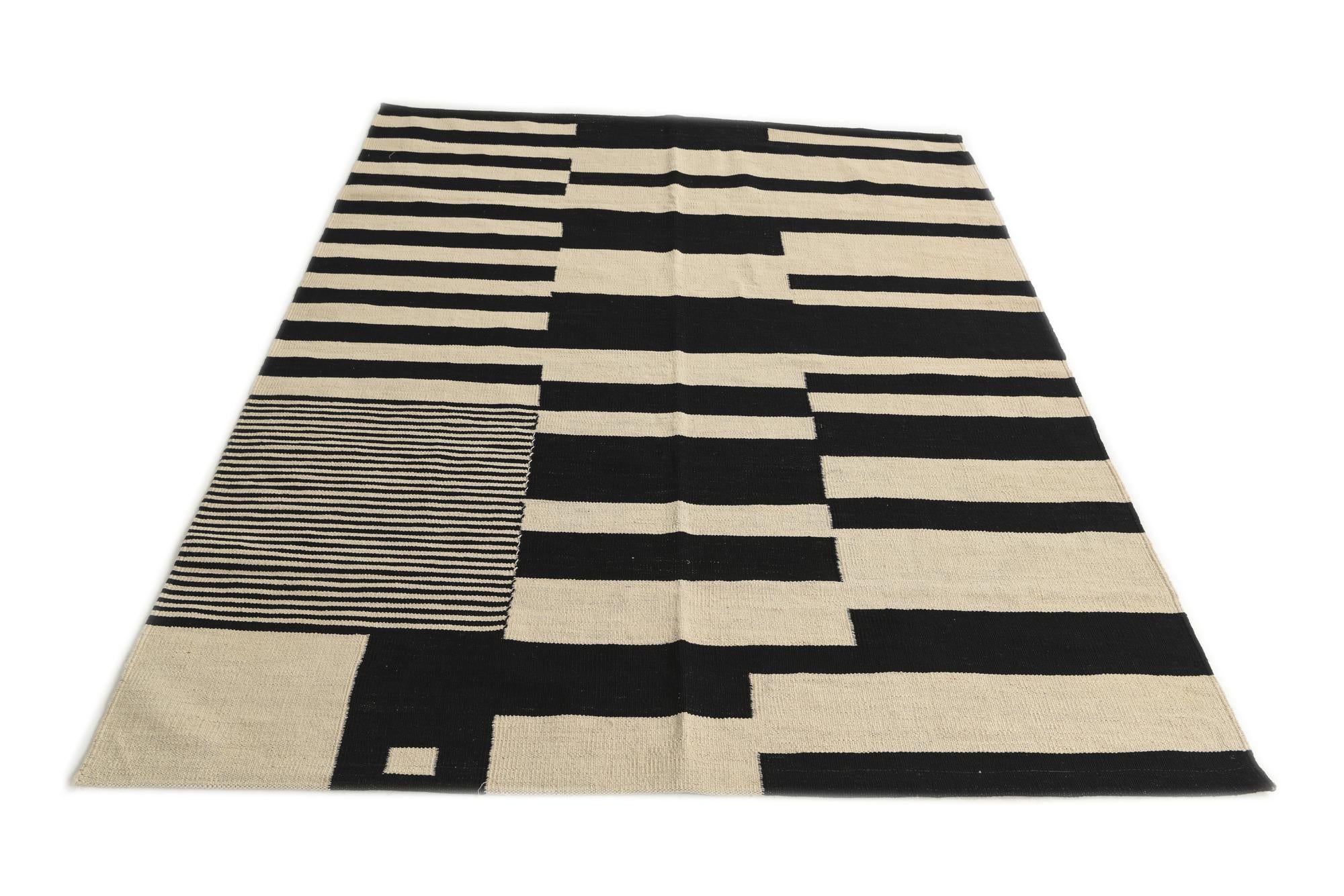 5' 2 x 6' 7 Hand Woven Kilim Modern Wool Rug