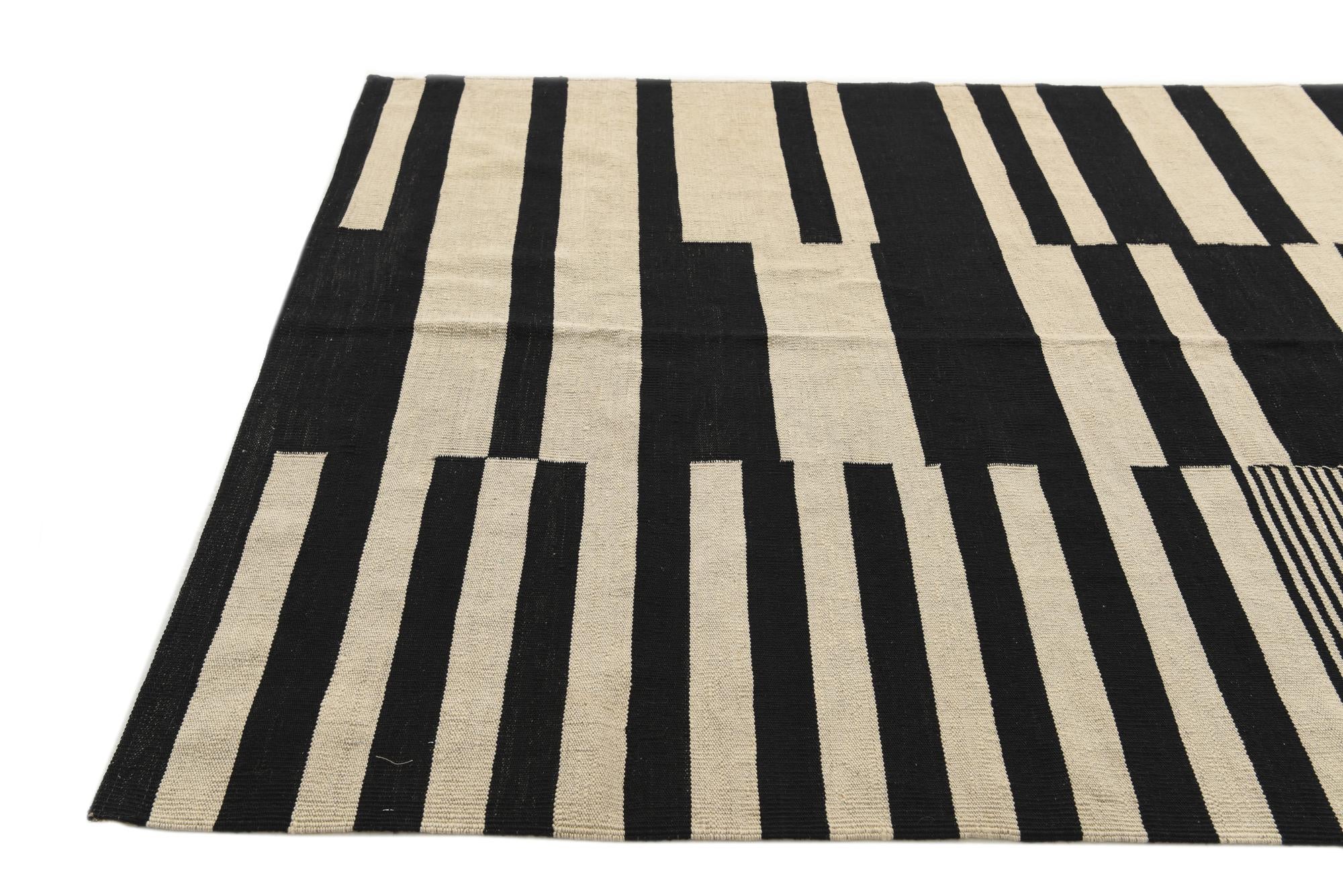 5' 2 x 6' 7 Hand Woven Kilim Modern Wool Rug