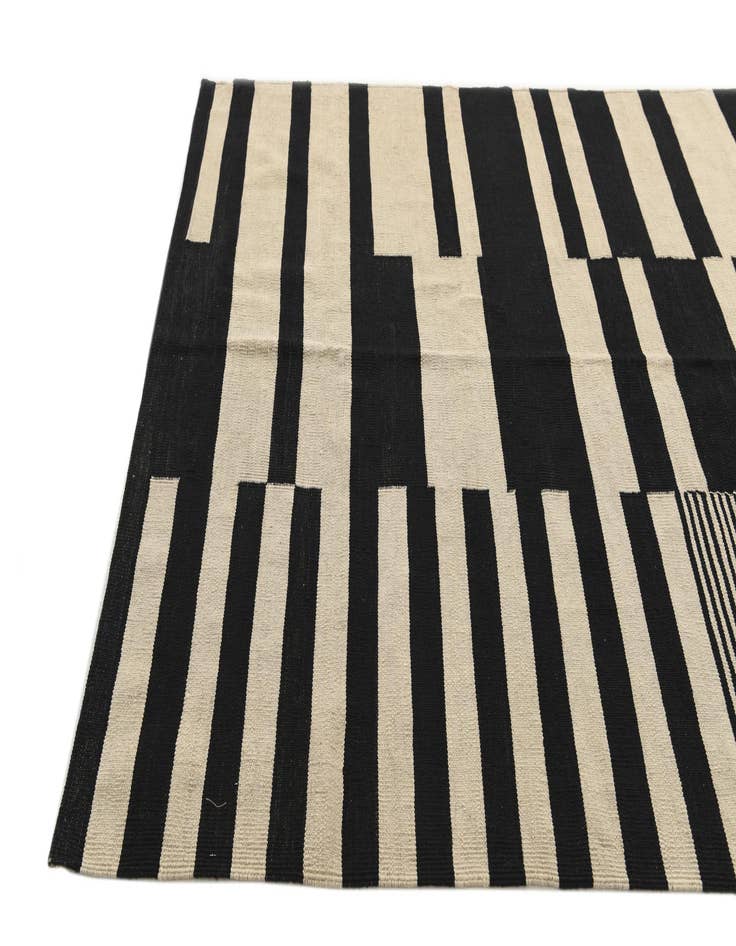 Detail image of 5' 2 x 6' 7  Hand Woven Kilim Modern Wool Rug