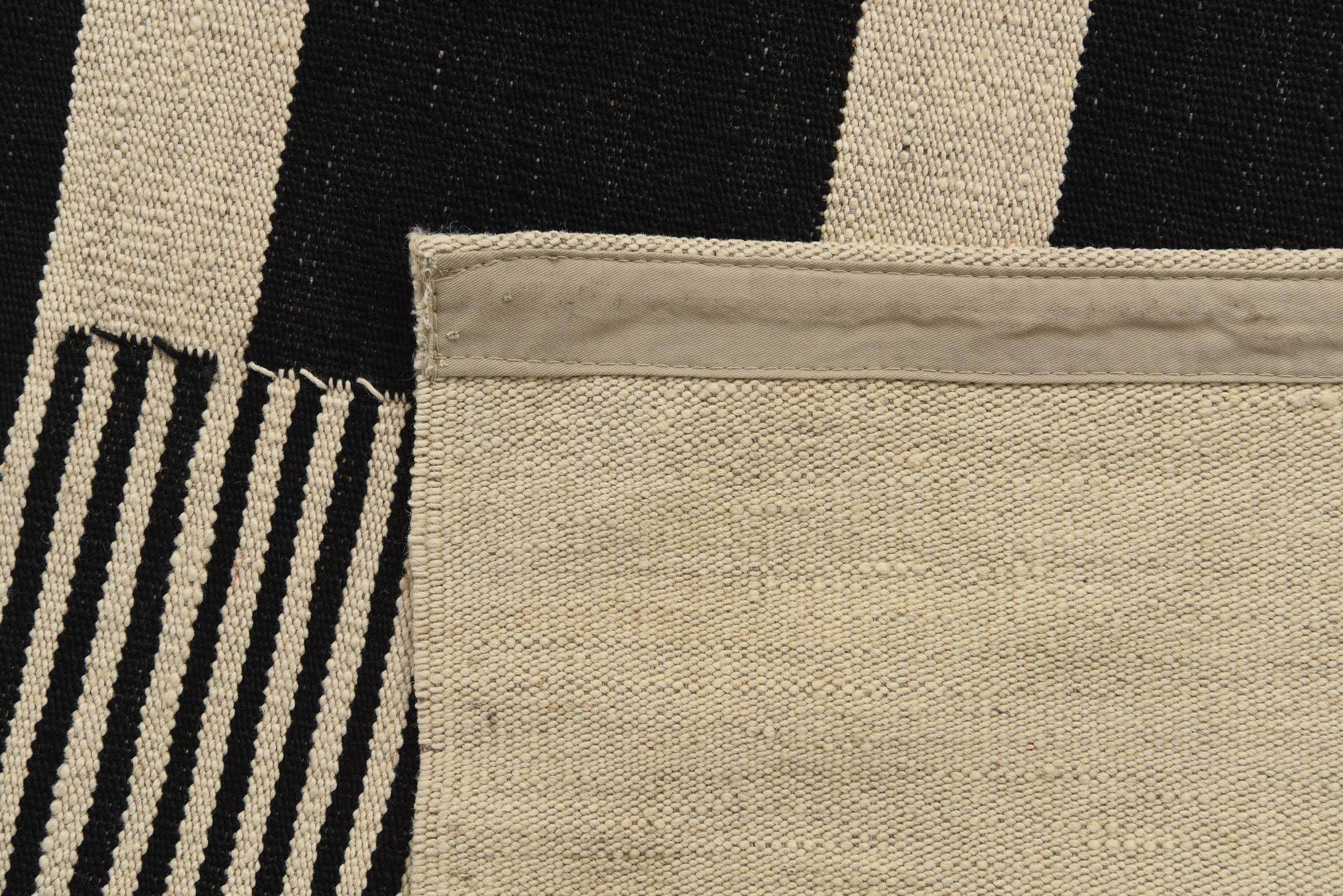 5' 2 x 6' 7 Hand Woven Kilim Modern Wool Rug