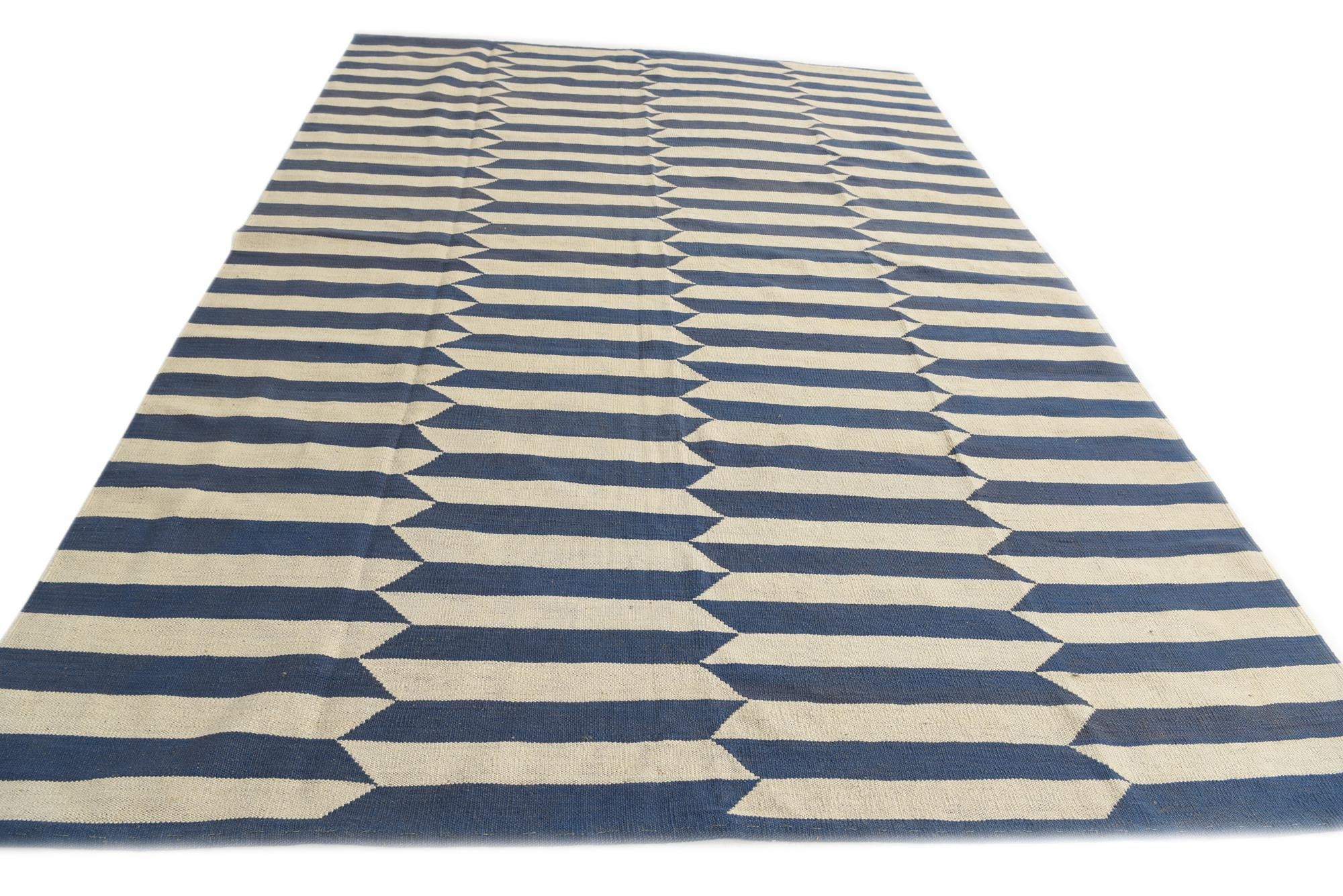 6' 8 x 9' 5 Hand Woven Kilim Modern Wool Rug