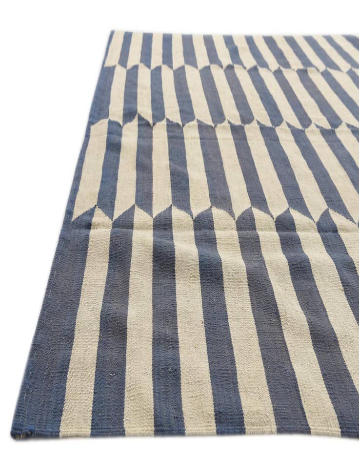 Detail image of 6' 8 x 9' 5  Hand Woven Kilim Modern Wool Rug