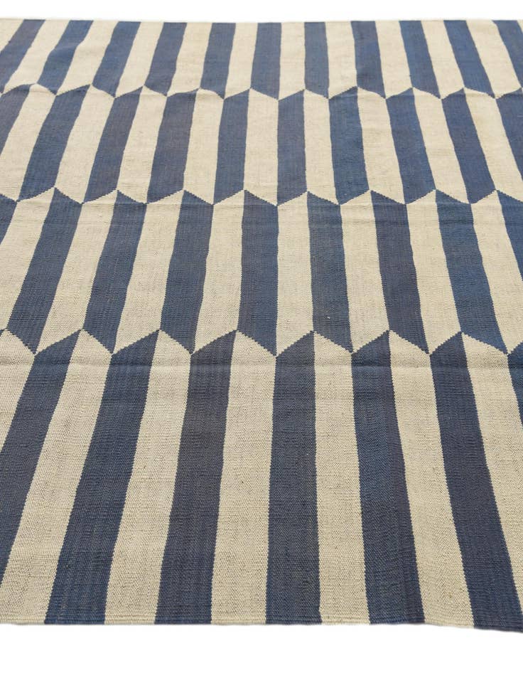 Detail image of 6' 8 x 9' 5  Hand Woven Kilim Modern Wool Rug