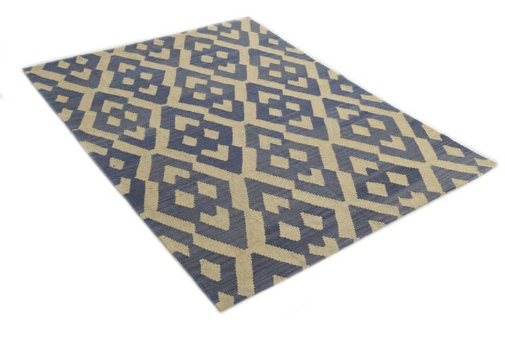 Detail image of 4' 2 x 5' 6 Hand Woven Kilim Modern Wool Rug