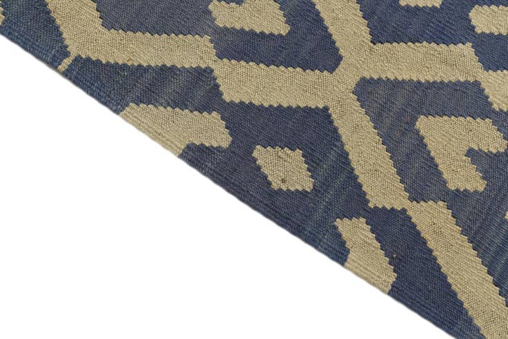 Detail image of 4' 2 x 5' 6 Hand Woven Kilim Modern Wool Rug