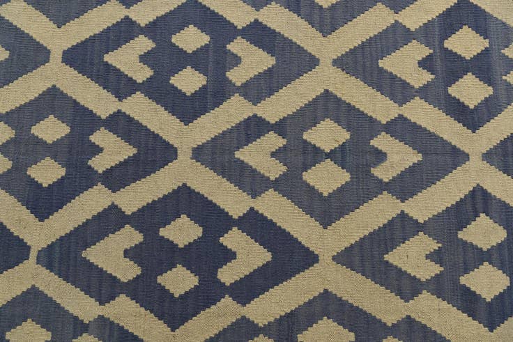 Detail image of 4' 2 x 5' 6 Hand Woven Kilim Modern Wool Rug