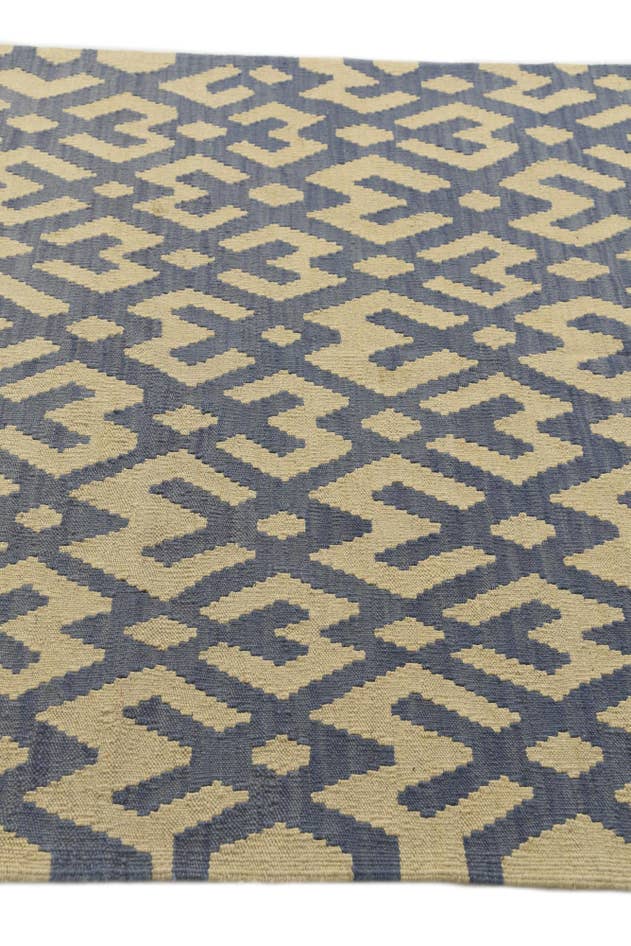 Detail image of 4' 6 x 5' 9 Hand Woven Kilim Modern Wool Rug
