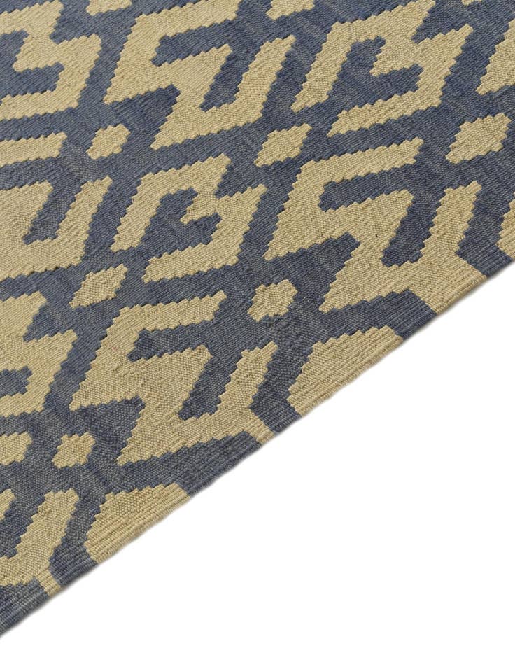 Detail image of 4' 6 x 5' 9 Hand Woven Kilim Modern Wool Rug