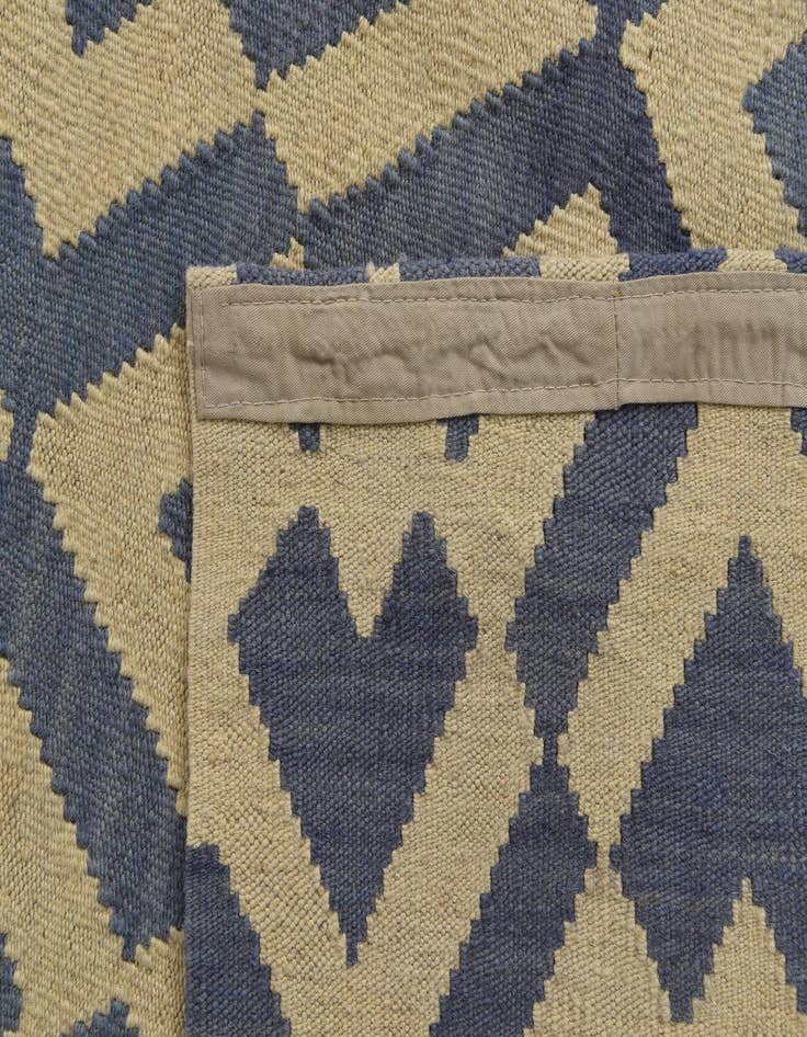 Detail image of 4' 6 x 5' 8  Hand Woven Kilim Modern Wool Rug