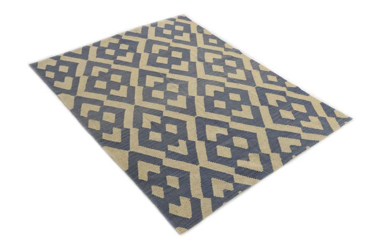 Detail image of 4' 1 x 5' 6 Hand Woven Kilim Modern Wool Rug