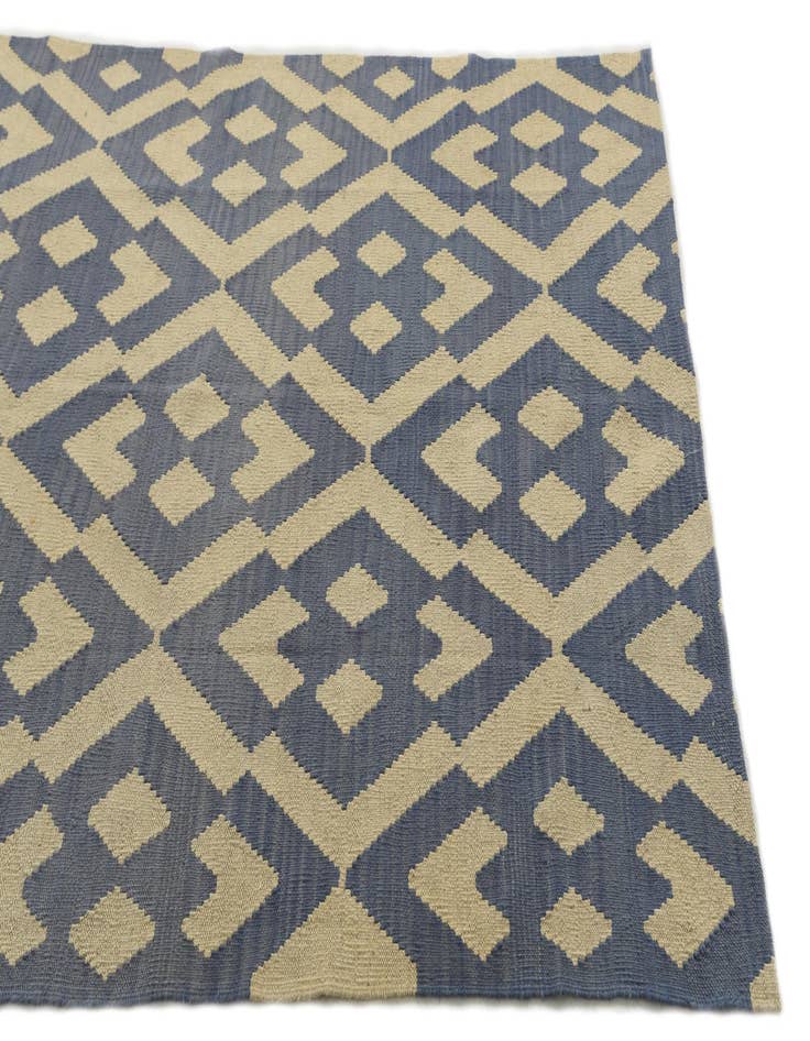 Detail image of 4' 1 x 5' 6 Hand Woven Kilim Modern Wool Rug