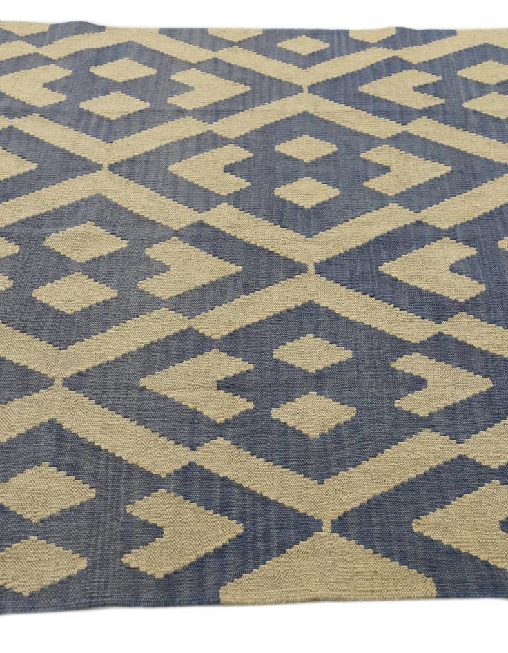 Detail image of 4' 1 x 5' 6 Hand Woven Kilim Modern Wool Rug