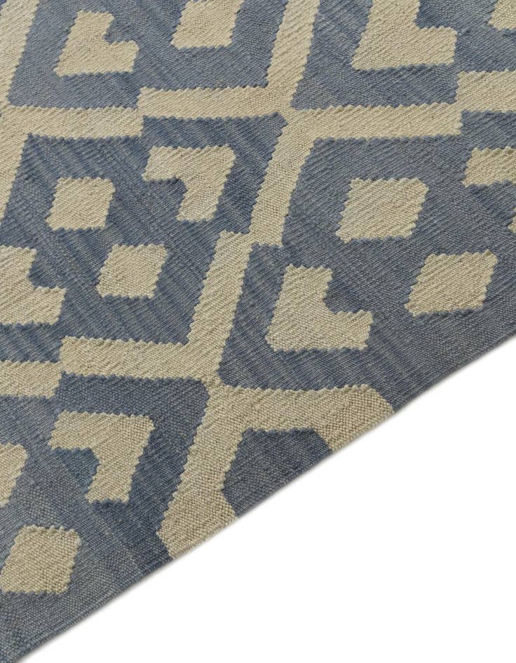 Detail image of 4' 6 x 5' 6  Hand Woven Kilim Modern Wool Rug