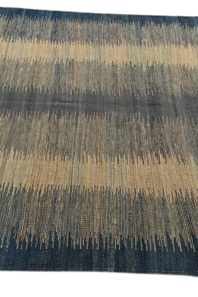 Detail image of 130cm x 180cm Hand Woven Kilim Modern Wool Rug