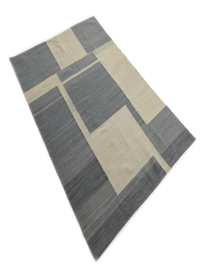 Detail image of 4' 1 x 5' 10  Hand Woven Kilim Modern Wool Rug