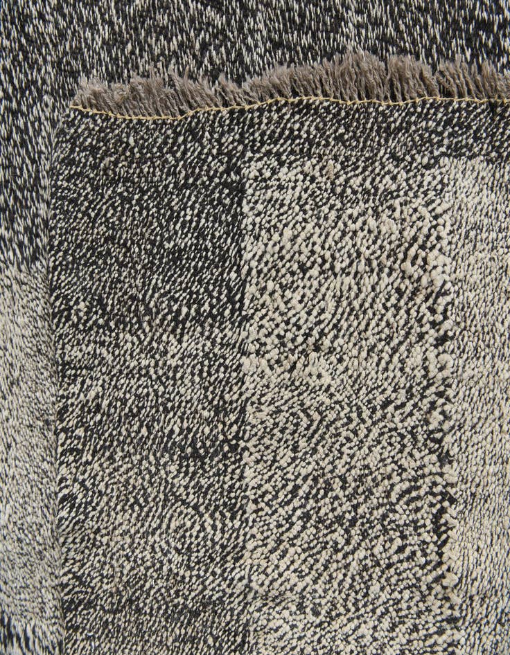 Detail image of 5' 10 x 7' 7  Hand Woven Kilim Modern Wool Rug