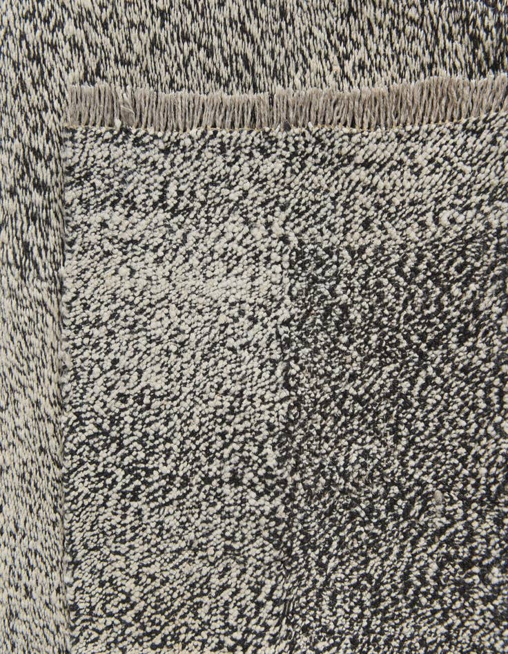 Detail image of 5' 8 x 7' 8  Hand Woven Kilim Modern Wool Rug