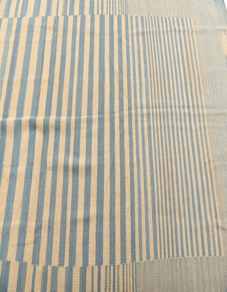 Detail image of 5' 7 x 7' 4  Hand Woven Kilim Modern Wool Rug