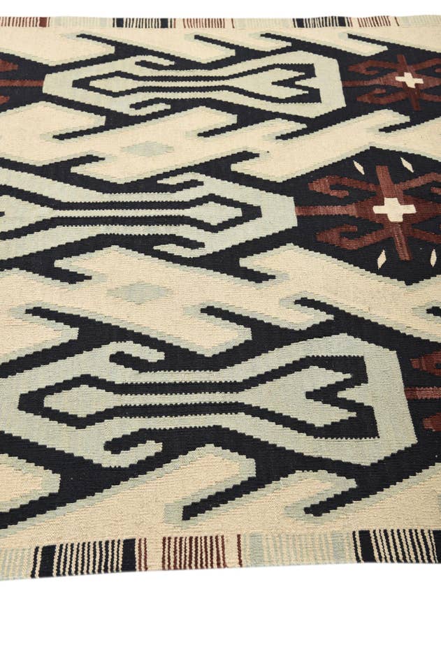 Detail image of 5' 1 x 6' 4 Hand Woven Kilim Modern Wool Rug