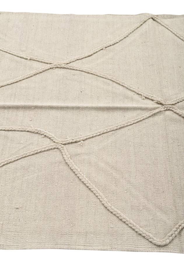 Detail image of 3' 3 x 5' 1 Hand Woven Kilim Modern Wool Rug