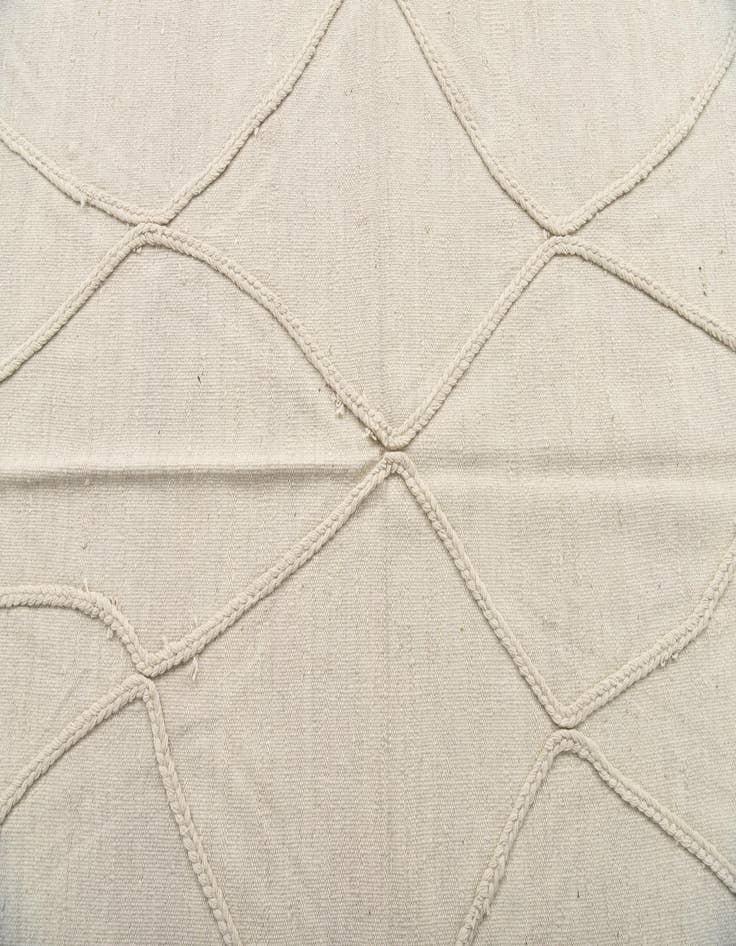 Detail image of 3' 3 x 5' 1  Hand Woven Kilim Modern Wool Rug